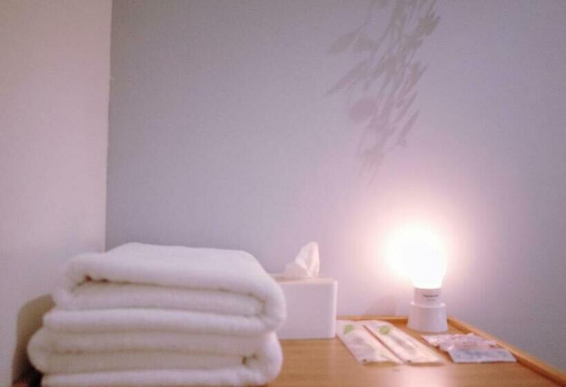 اتاق استاندارد, Paper Plane Hostel