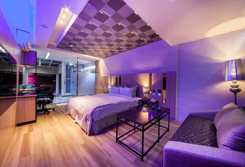 اتاق سوپریور, Ty Motel