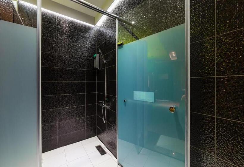 اتاق استاندارد چهار تخته, Ty Motel