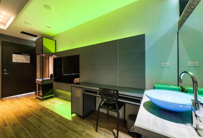 اتاق استاندارد چهار تخته, Ty Motel