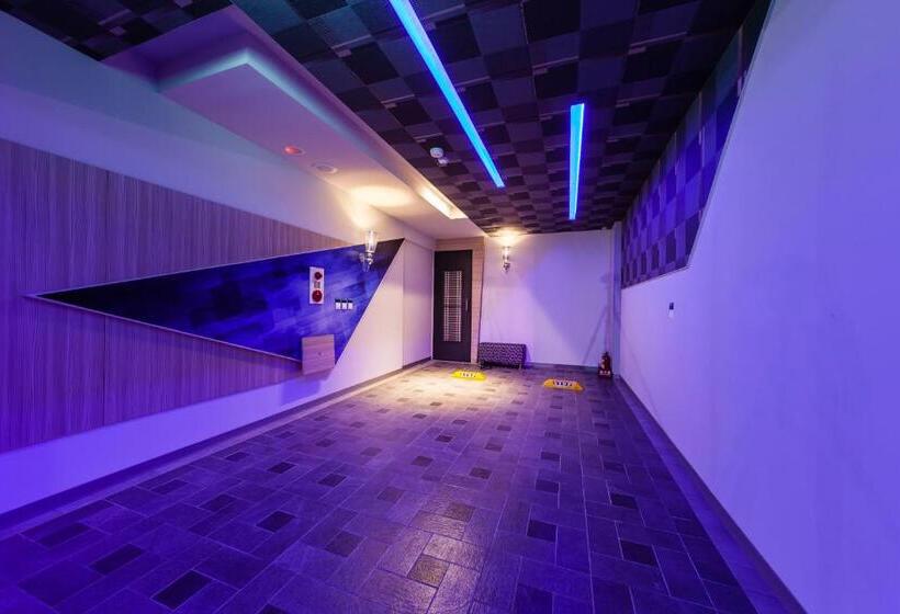 اتاق استاندارد, Ty Motel