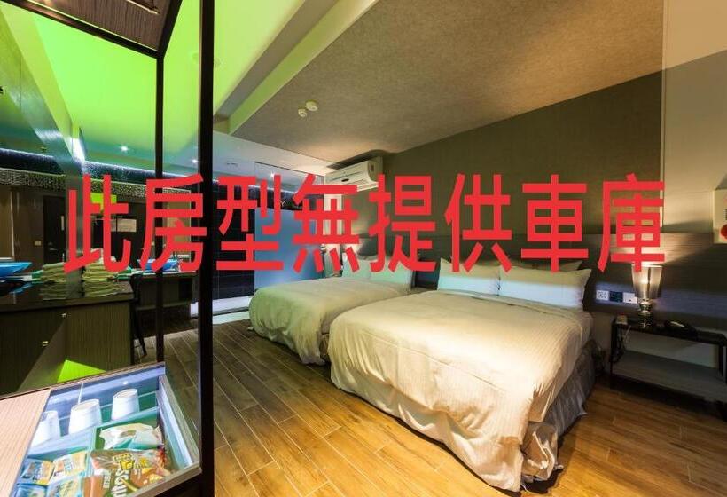 اتاق استاندارد چهار تخته, Ty Motel