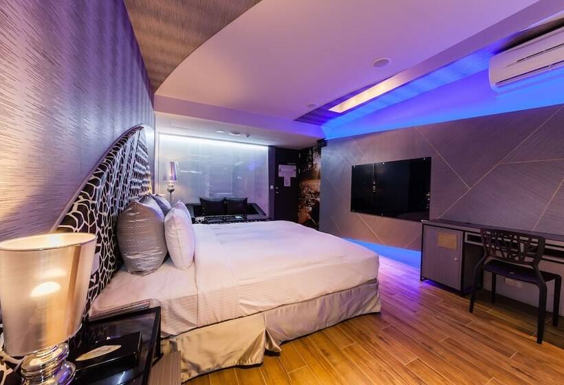 اتاق استاندارد, Ty Motel