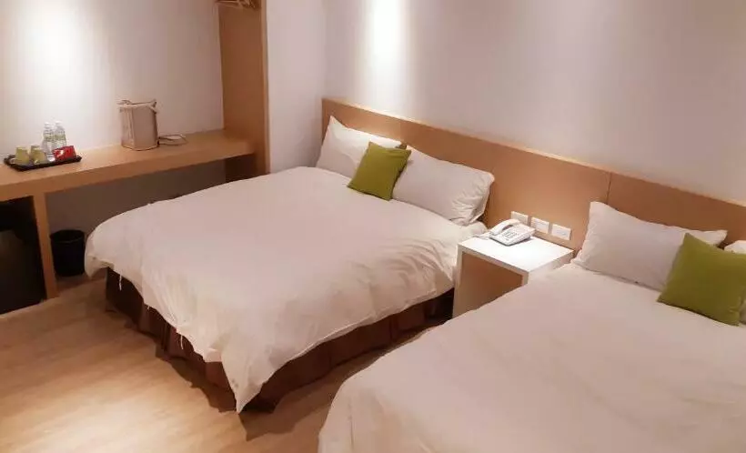 اتاق استاندارد چهار تخته, Ze Hu B&b