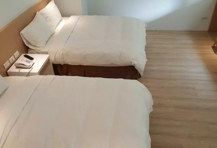 اتاق استاندارد چهار تخته, Ze Hu B&b