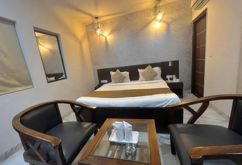 Deluxe Zimmer, Casa