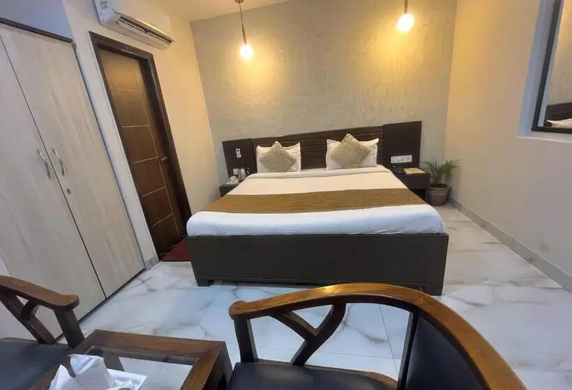 Deluxe Zimmer, Casa