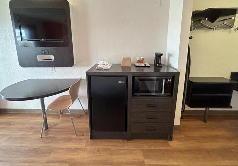 Номер Deluxe, Studio 6 Suites   Riverside, Ca South