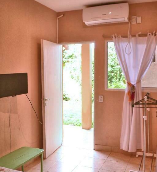 标准三人间, La Morada Hostal