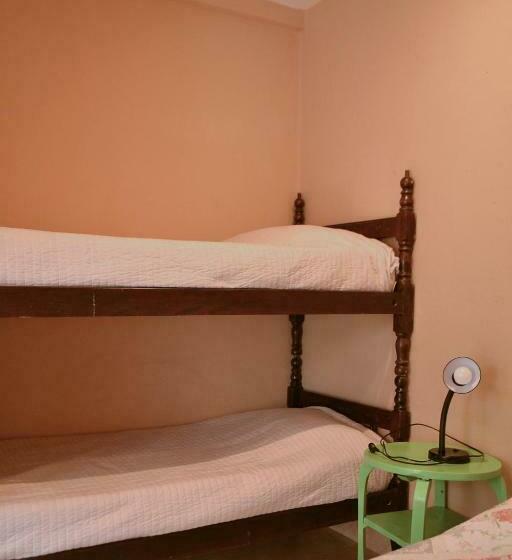 标准三人间, La Morada Hostal