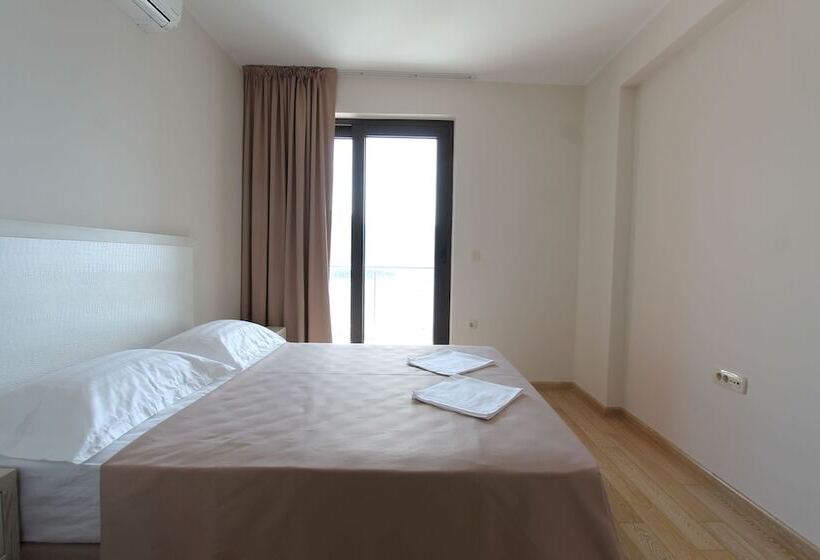 1-Bedroom Classic Apartment, Apartments Aqua