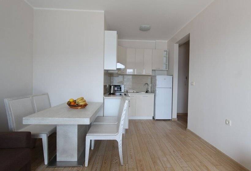 آپارتمان کلاسیک 1 خوابه, Apartments Aqua