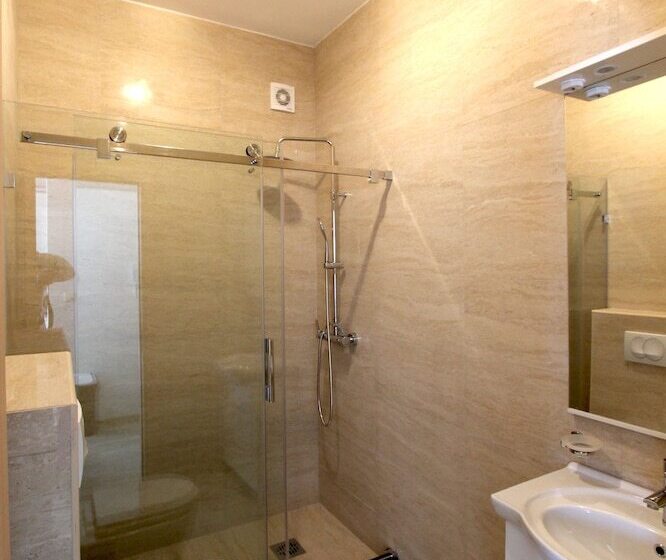 آپارتمان کلاسیک 1 خوابه, Apartments Aqua