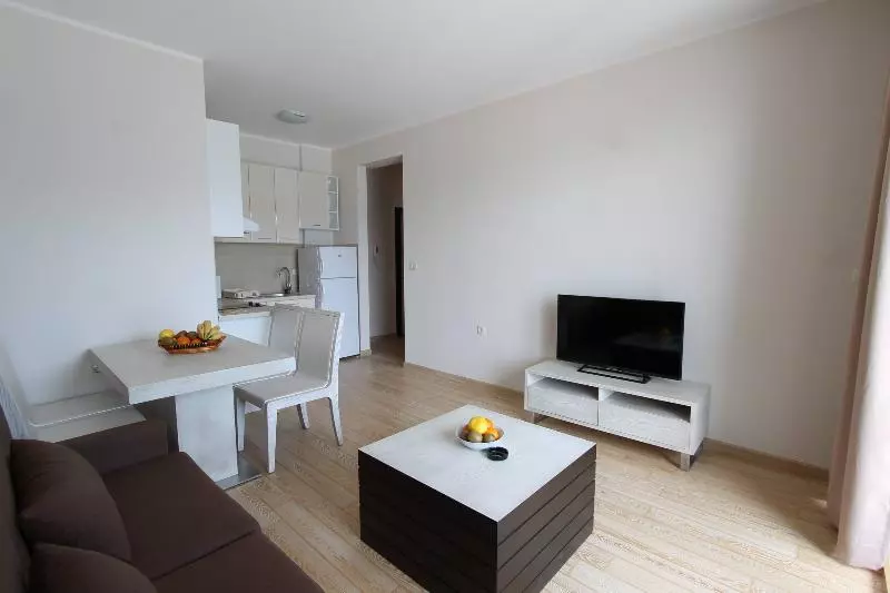 آپارتمان 1 خوابه با بالکن و چشم‌انداز دریا, Apartments Aqua