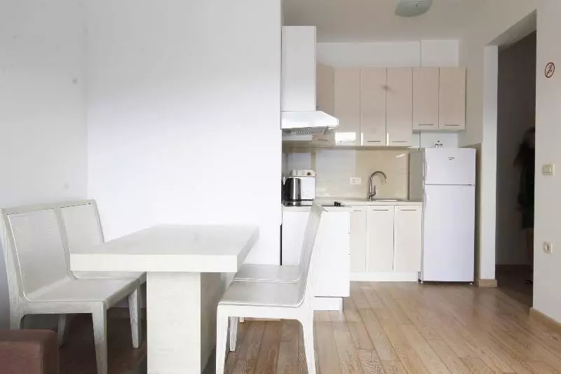 آپارتمان 1 خوابه با بالکن و چشم‌انداز دریا, Apartments Aqua