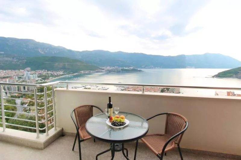 آپارتمان 2 خوابه با چشم‌انداز دریا, Apartments Aqua