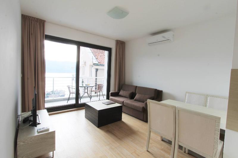 آپارتمان 1 خوابه با بالکن و چشمانداز دریا, Apartments Aqua