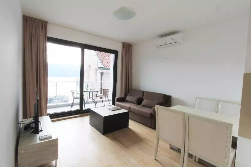 آپارتمان 1 خوابه با بالکن و چشم‌انداز دریا, Apartments Aqua