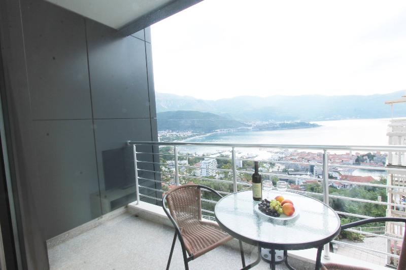 1 Bedroom Apartment Sea View with Balcony, Apartments Aqua
