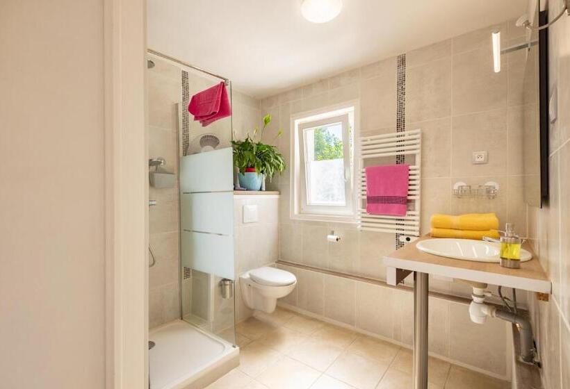 标准间, La Chevrerie