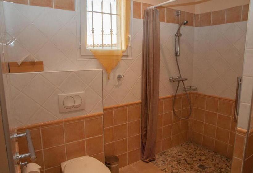 컴포트 룸, Le Mas Pinede