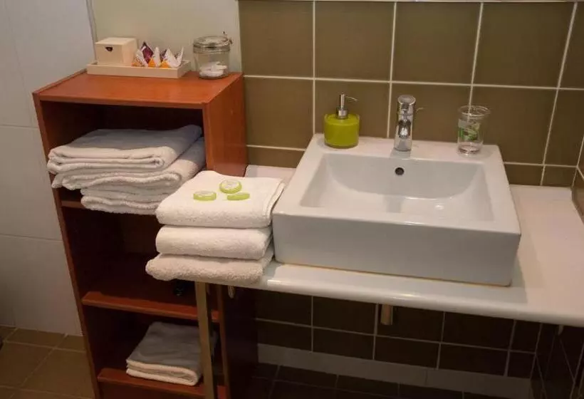 Comfort Kolmen Hengen Huone, Le Mas Pinede