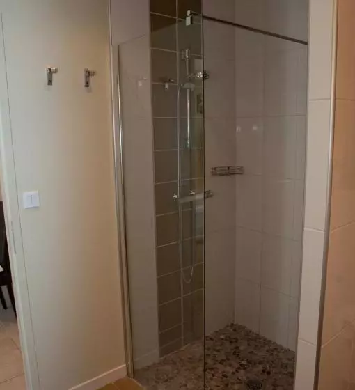 Comfort Kolmen Hengen Huone, Le Mas Pinede