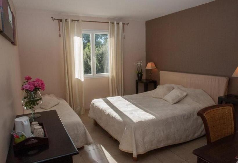 컴포트 트리플 룸, Le Mas Pinede