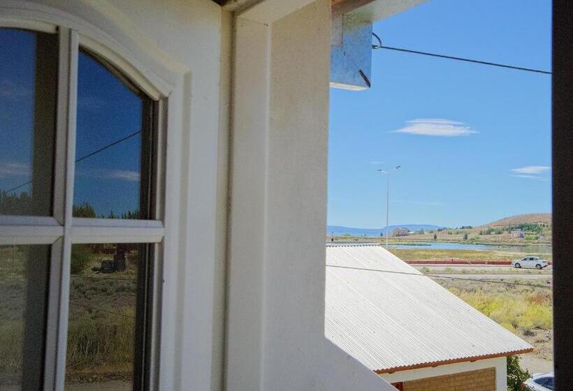 1 Bedroom Apartment Lake View, Hostel Aves Del Lago