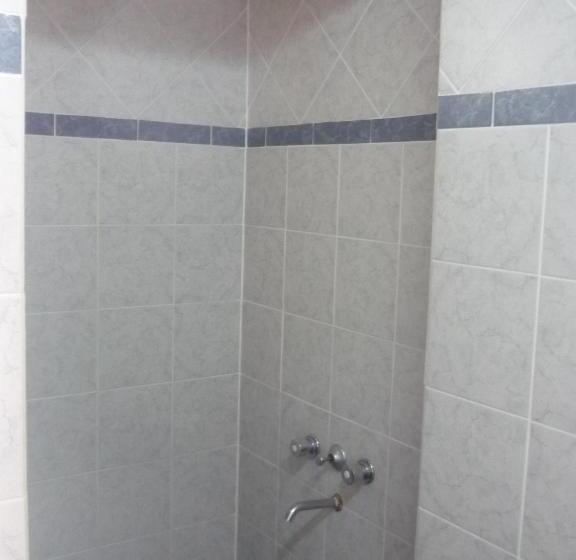 バス共有のスタンダードルーム, Hostel Aves Del Lago