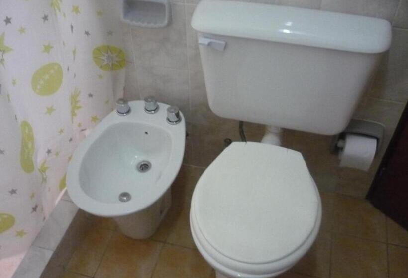 浴室共有スタンダード4人用ルーム, Hostel Aves Del Lago