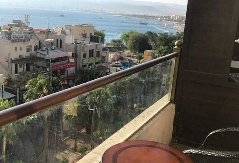 اتاق سه نفره دلوکس با چشم‌انداز دریا, Ahla Tlah Seaview