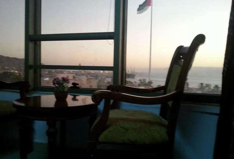اتاق لوکس چهار تخته, Ahla Tlah Seaview