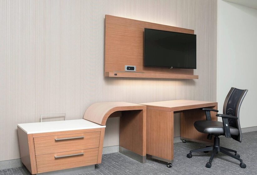 Номер Стандарт, Courtyard By Marriott Mt. Pleasant At Central Michigan University
