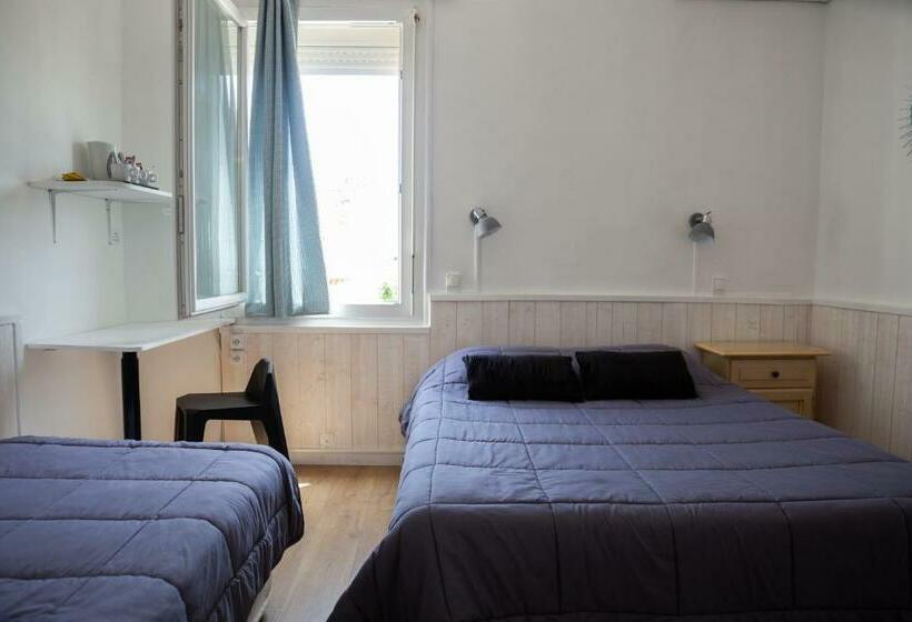 标准三人间, La Casa