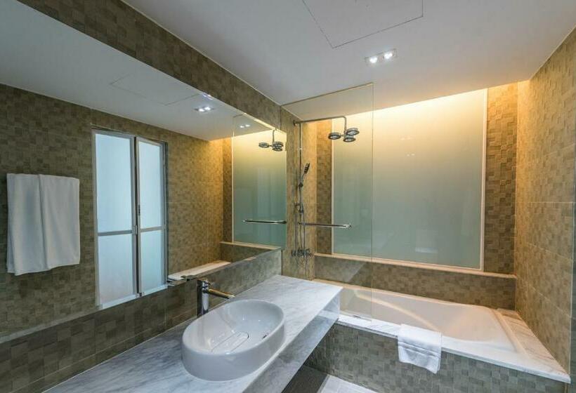 סוויטת 2 חדרי שינה, Naki Suites @ Silvertown