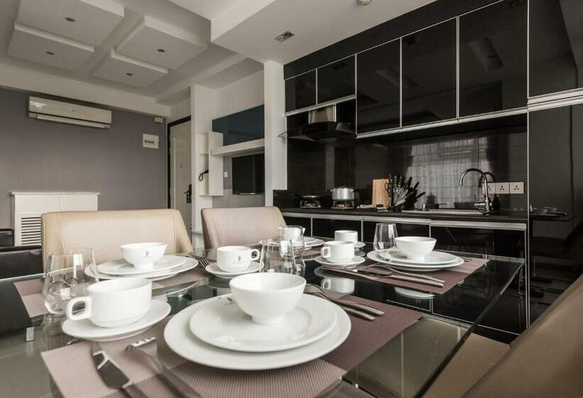 סטודיו דלוקס, Naki Suites @ Silvertown