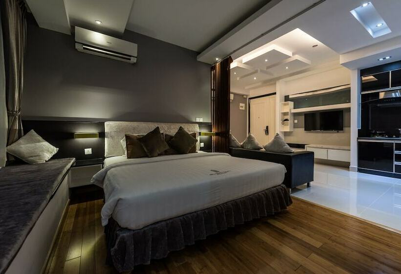 סטודיו דלוקס, Naki Suites @ Silvertown