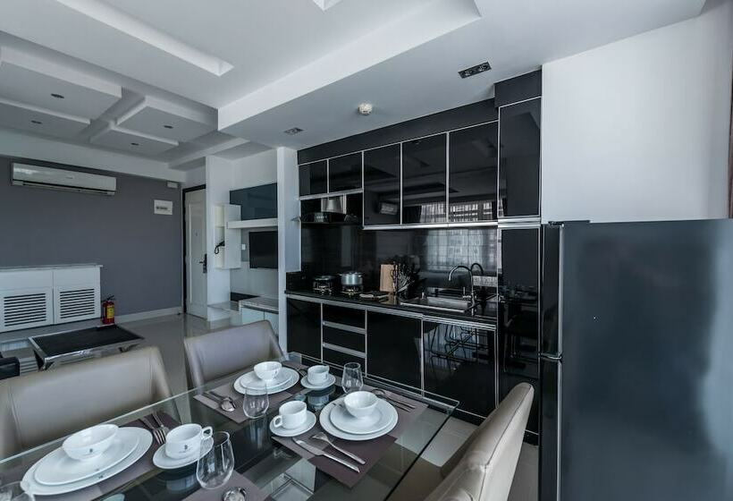 Студия Deluxe, Naki Suites @ Silvertown