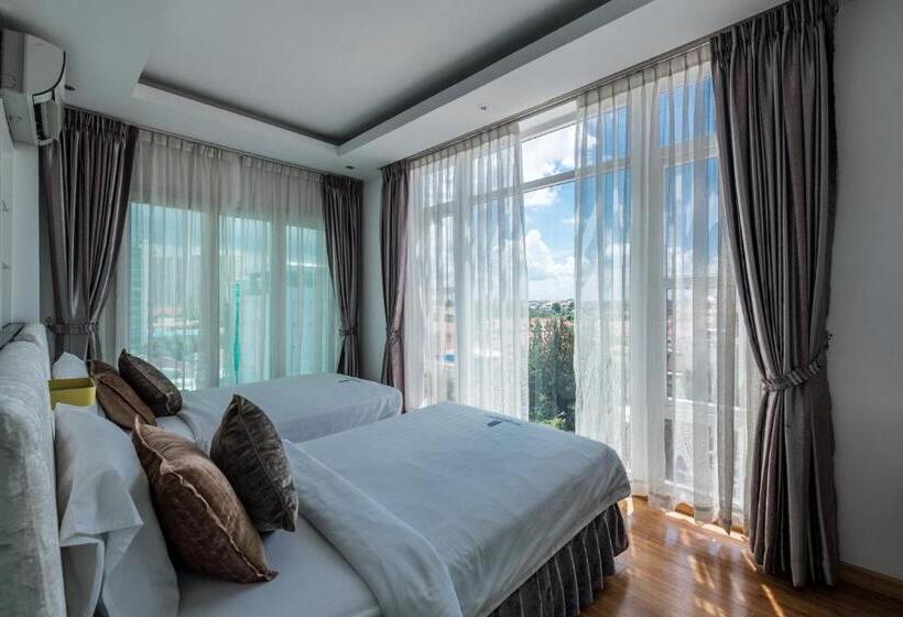 דירת שלושה חדרים, Naki Suites @ Silvertown