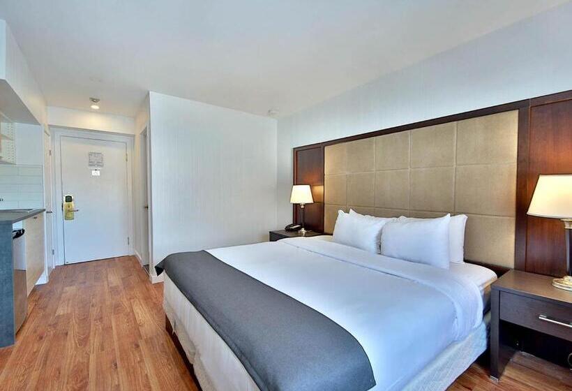 キングサイズベッドのスーペリアルーム, Newstar Montreal