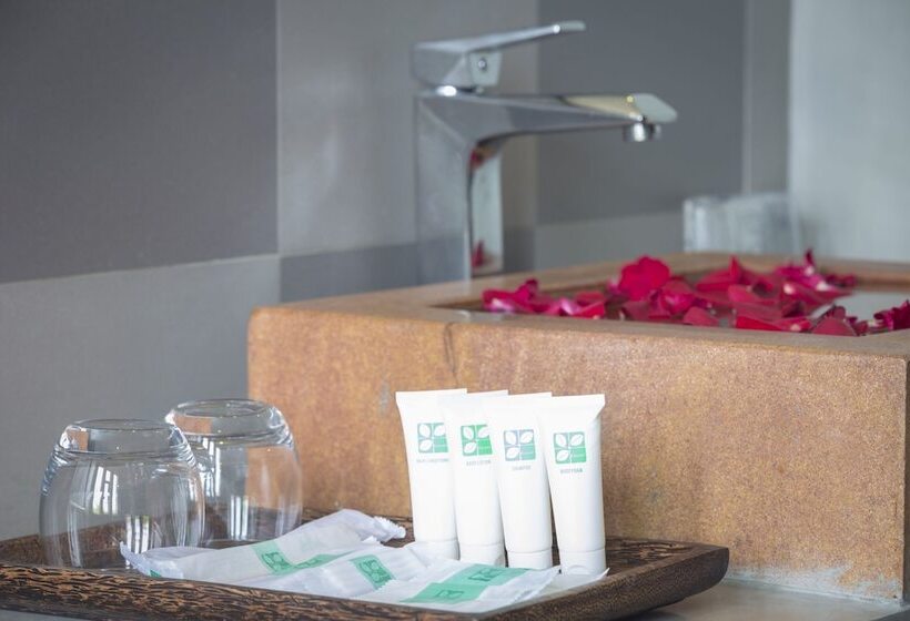 اتاق خانوادگی, Silver Palms Residence