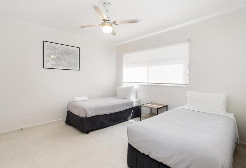 1 Bedroom Apartment Lake View, Mariners Cove At Paynesville