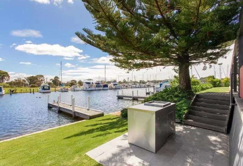 1 Bedroom Apartment Lake View, Mariners Cove At Paynesville