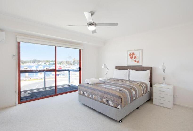 1 Bedroom Apartment Lake View, Mariners Cove At Paynesville