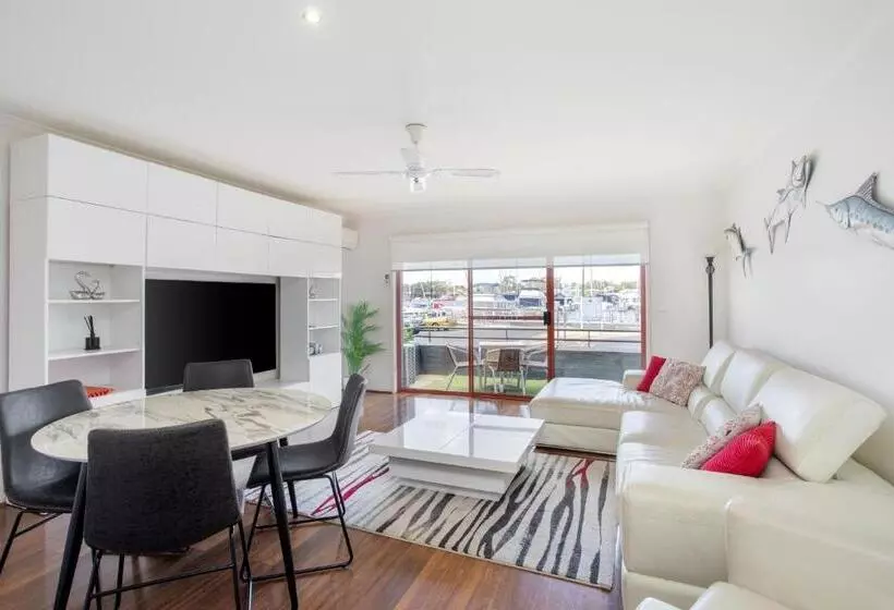 1 Bedroom Apartment Lake View, Mariners Cove At Paynesville
