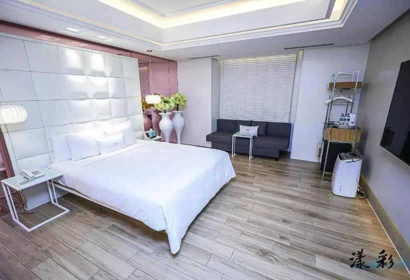 اتاق سوپریور با وان آب گرم, Mmmotel