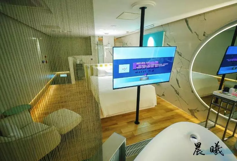 اتاق استاندارد با وان آب گرم, Mmmotel