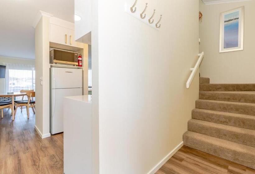 1 Bedroom Apartment Lake View, Mariners Cove At Paynesville