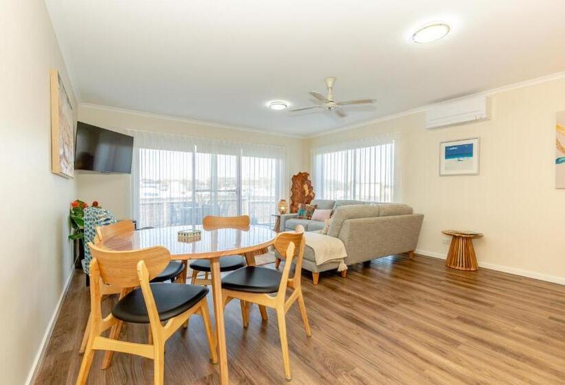 1 Bedroom Apartment Lake View, Mariners Cove At Paynesville